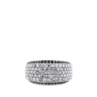 Sortija de oro blanco ancha con diamantes ice y negros