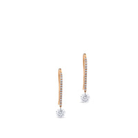 Pendientes de oro rosa con hilera de diamantes y diamante al aire