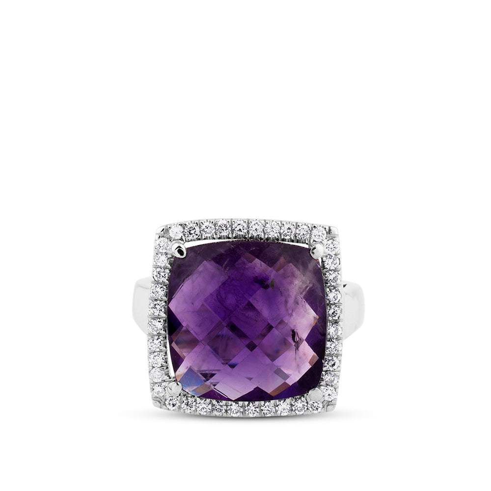Sortija de oro blanco cuadrada con amatista y pavé de diamantes