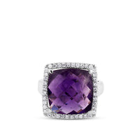 Sortija de oro blanco cuadrada con amatista y pavé de diamantes