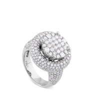 Sortija de oro blanco redonda con pavé de diamantes en doble altura