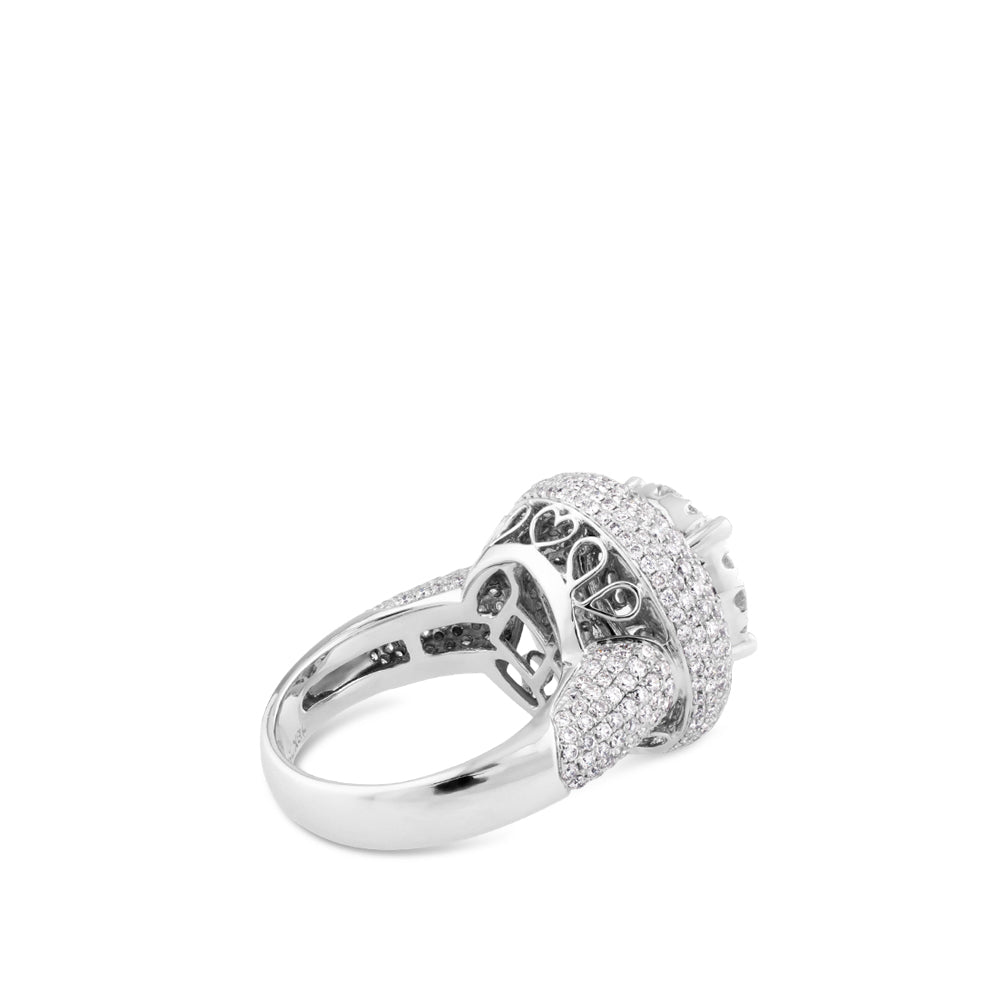 Sortija de oro blanco redonda con pavé de diamantes en doble altura