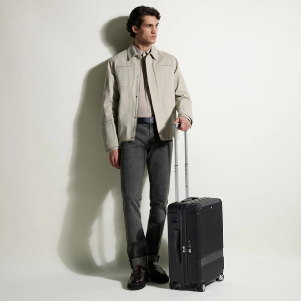 Montblanc-Trolley-de-cabina-negro-vista-modelo