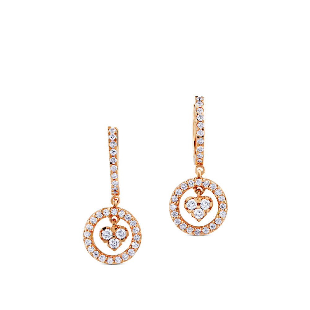 Pendientes de oro rosa con corazón de 3 diamantes y pavé de diamantes