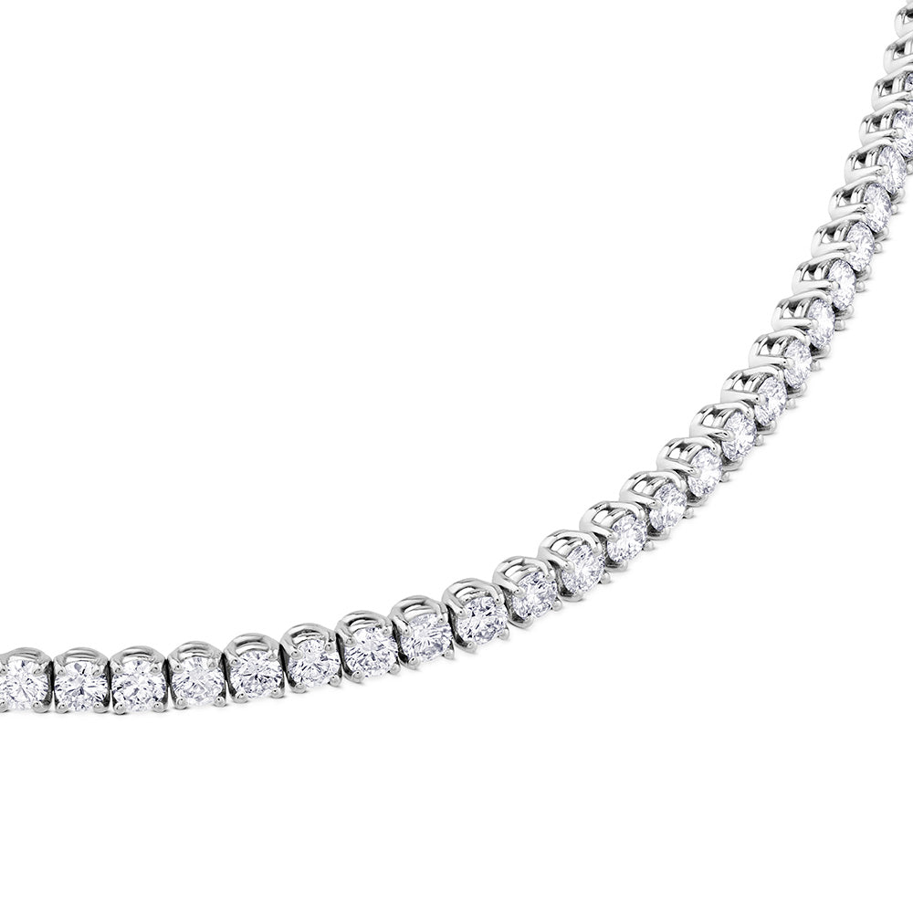 Pulsera Riviere de oro blanco con diamantes en garra de 4,02 quilates