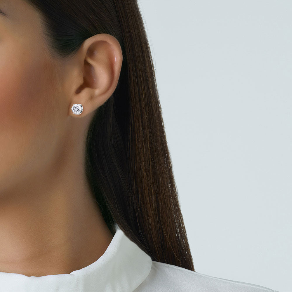 Pendientes de diamantes en oro blanco con 6 garras de 1.80 quilates