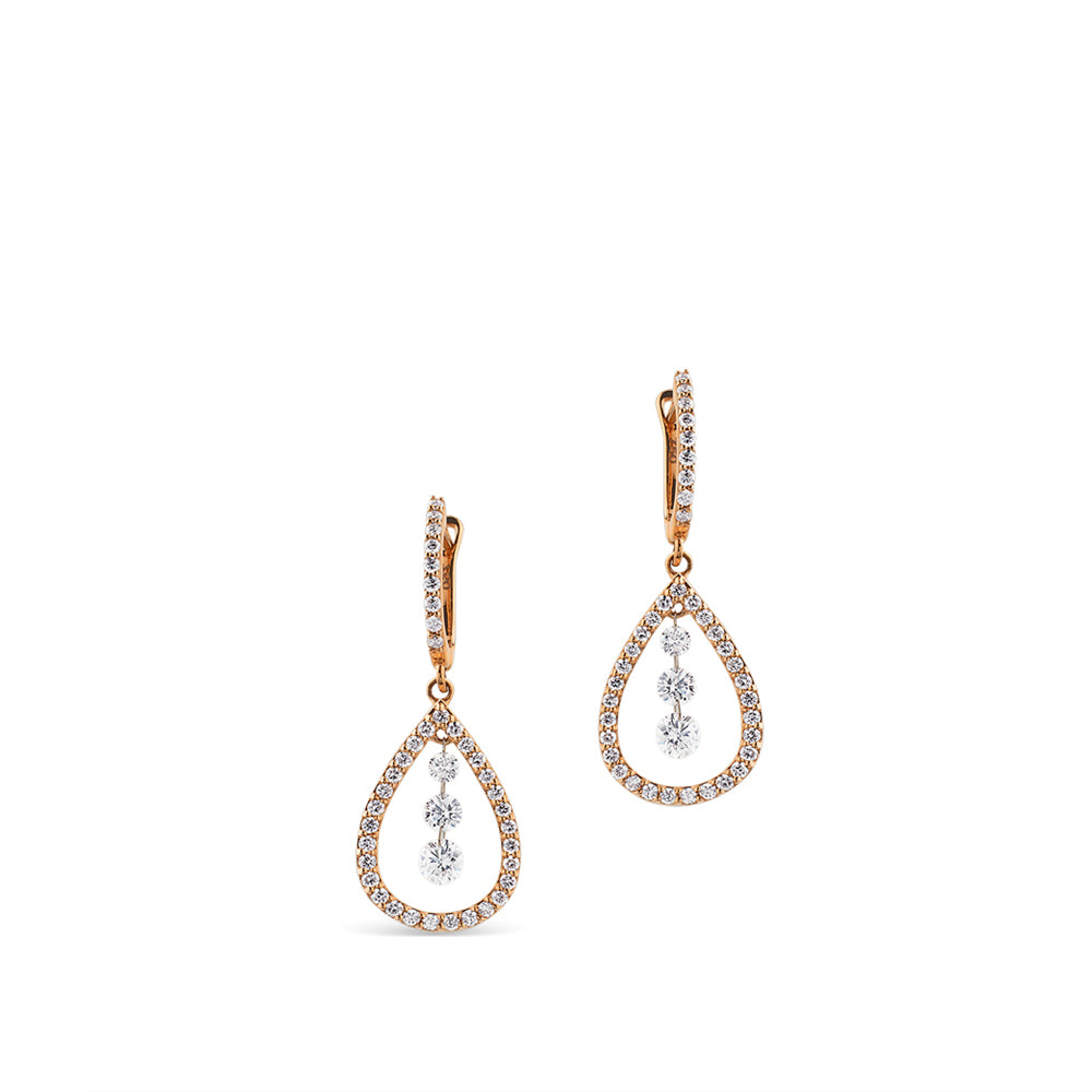 Pendientes largos de oro rosa con lágrima de diamantes y 3 diamantes al aire