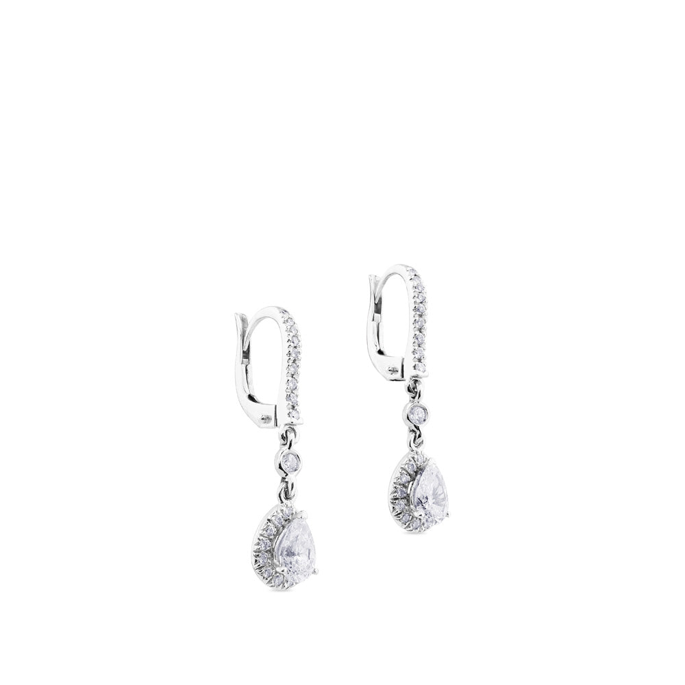 Pendientes de oro blanco con diamante en lágrima y pavé de diamantes