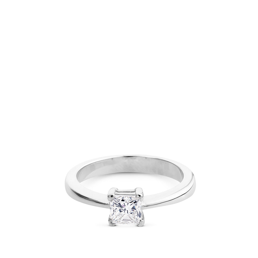 Solitario de oro blanco con diamante talla princesa de 1.01 quilates