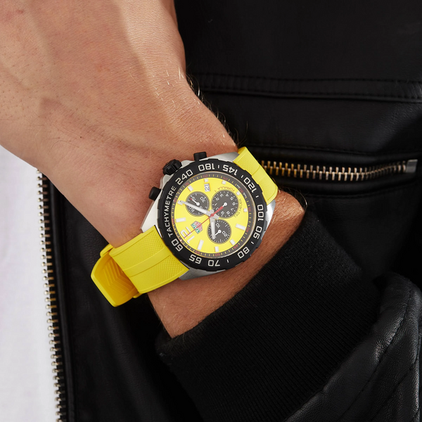 TAG_Heuer_Formula_1_Cronografo_De_Cuarzo_amarillo_vista_modelo_chocron