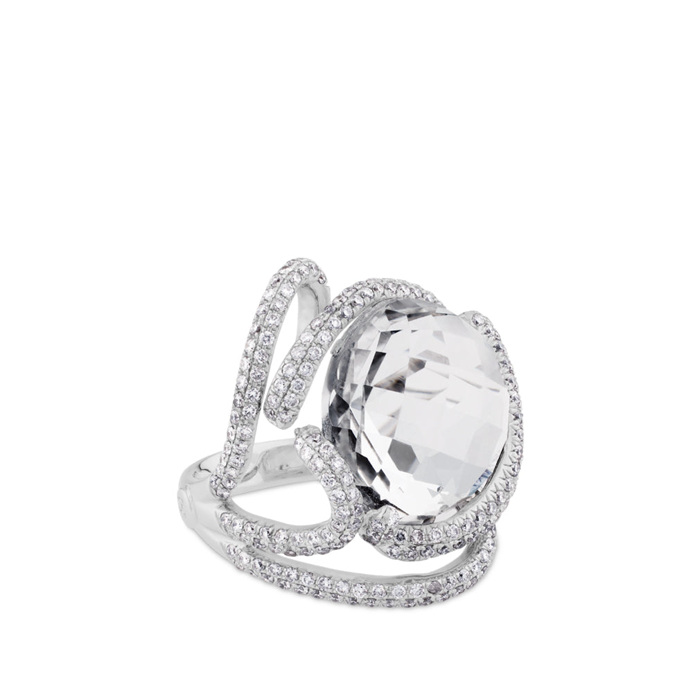 Sortija de oro blanco con cuarzo blanco y pavé de diamantes