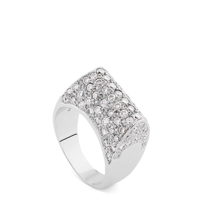 Sortija de oro blanco con pavé de  diamantes forma alta rectangular
