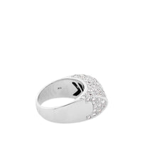 Sortija de oro blanco con pavé de  diamantes forma alta rectangular