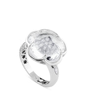 Sortija de oro blanco linea Bon Ton de Pasquale Bruni con cuarzo blanco y laterales con pavé de diamantes