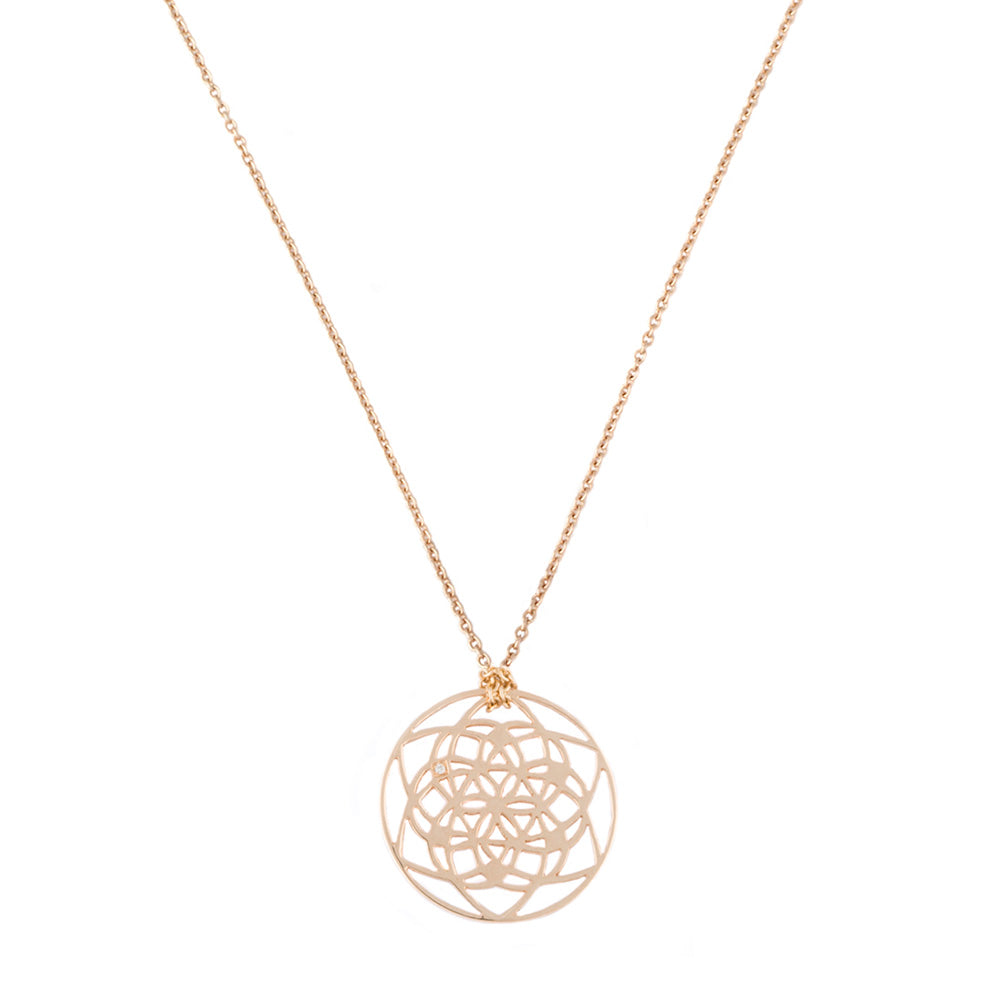Collar Flower of life de oro rosa con un discreto diamante en el colgante