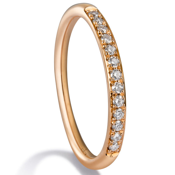 Media alianza de oro rosa con diamantes en carril 0.14 quilates