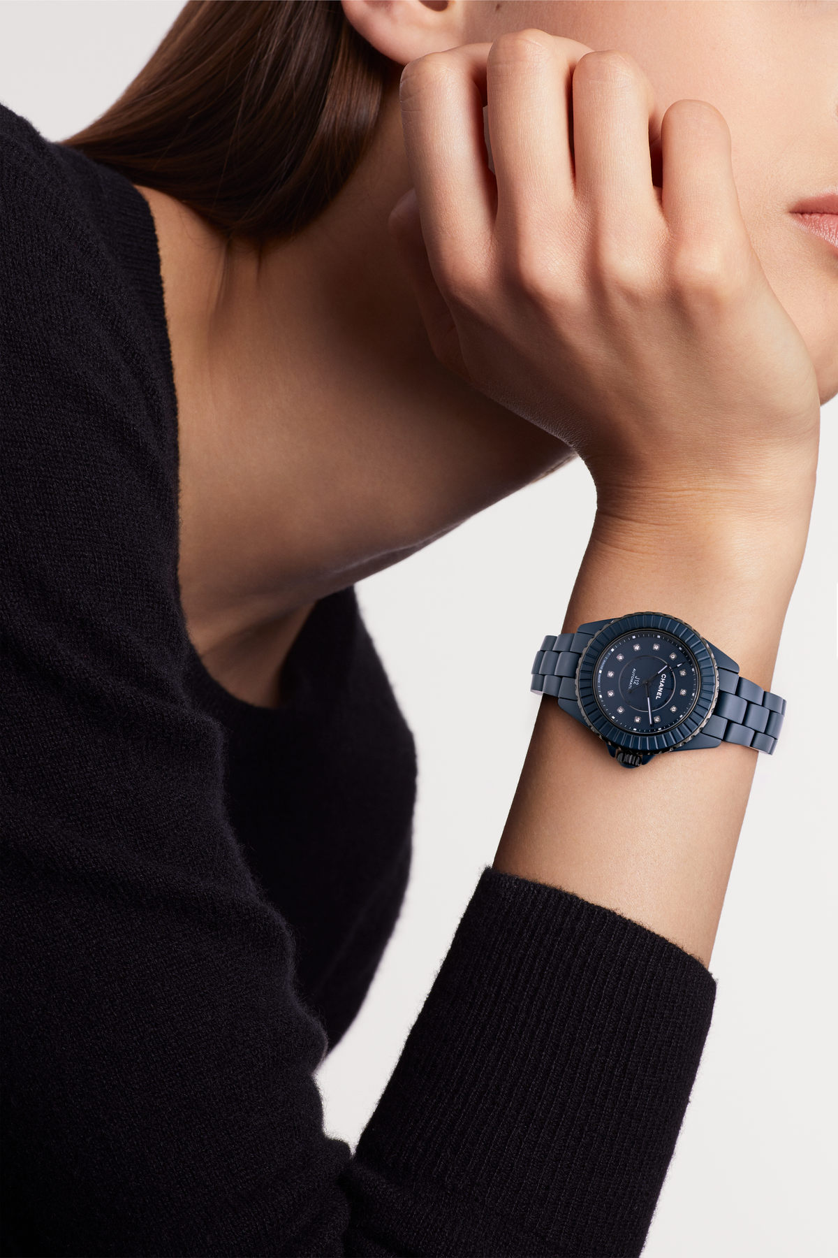 Chanel J12 BLEU Calibre 12.2 esfera azul índices con diamantes 33mm