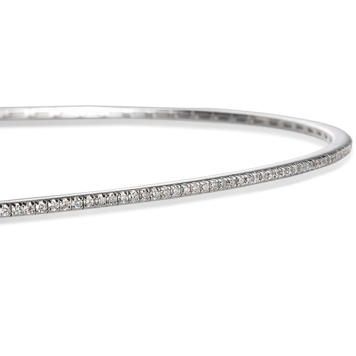 Collar rígido de oro blanco con diamantes talla brillante