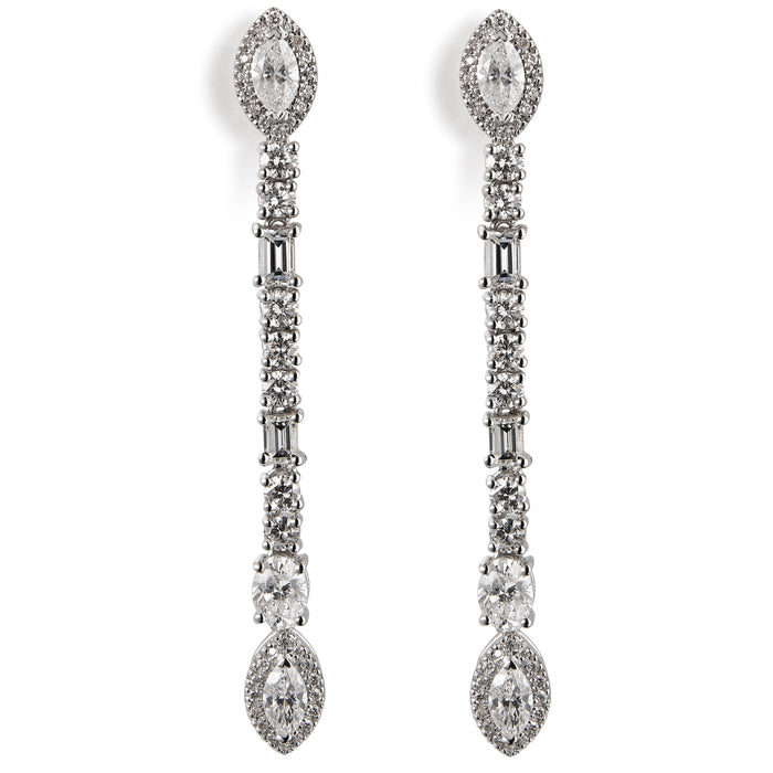 Pendientes largos de oro blanco con diamantes talla brillantes,talla baguette y talla marquise