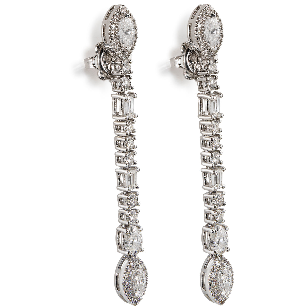 Pendientes largos de oro blanco con diamantes talla brillantes,talla baguette y talla marquise