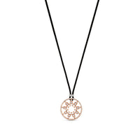 Colgante de oro rosa en forma de copo de nieve de pavé de diamantes