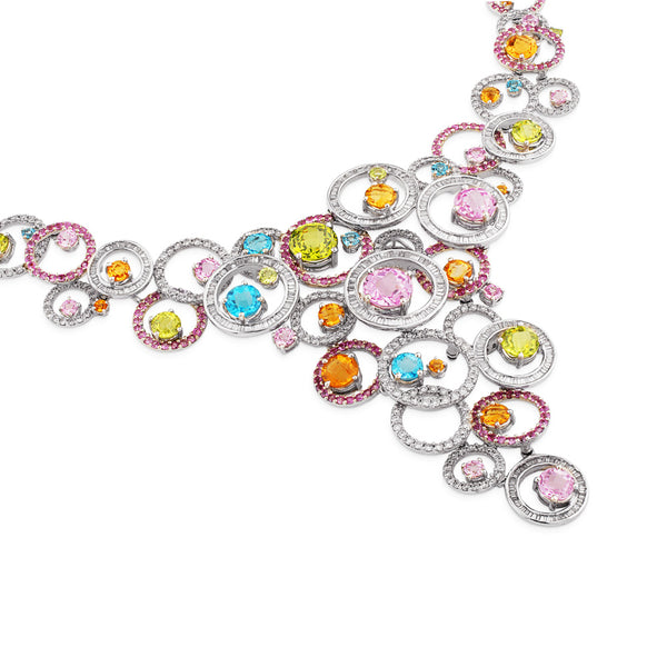 Collar de oro blanco con diamantes y piedras de colores