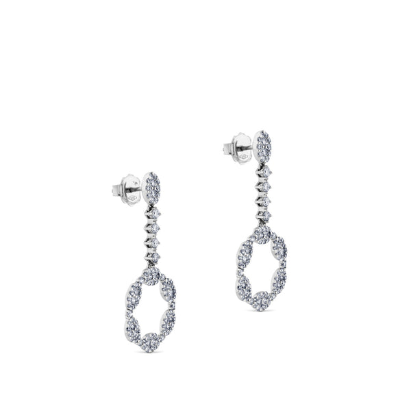 Pendientes largos de oro blanco y diamantes con terminación hexagonal de pavé de diamantes