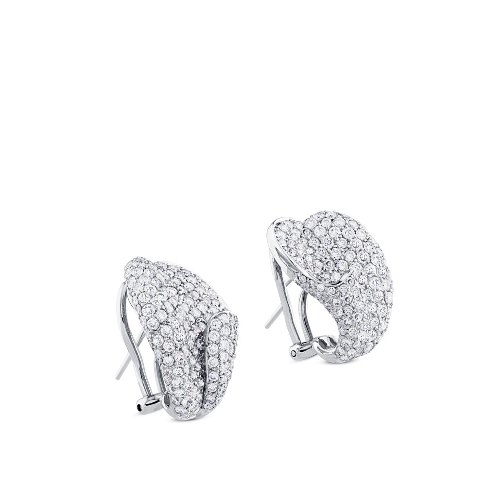 Pendientes de oro blanco en pliegue con pavé de diamantes