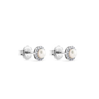 Pendientes de perlas en oro blanco con orla de diamantes