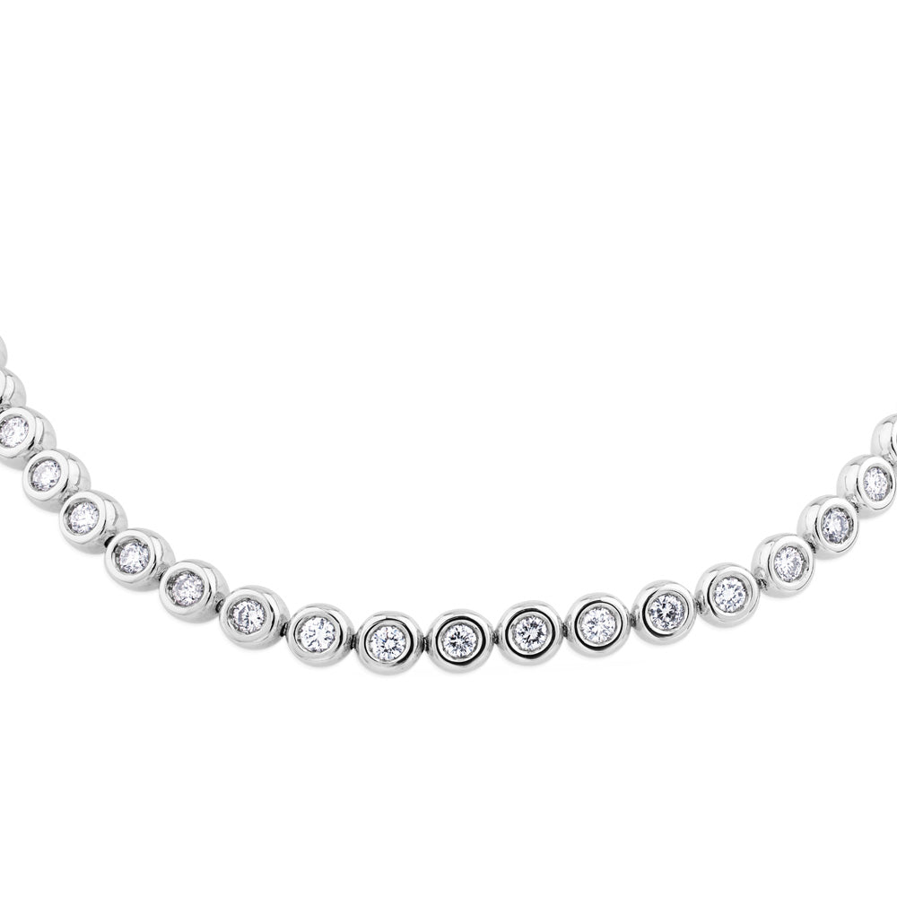 Pulsera Riviere de oro blanco con diamantes en chatón de 1,80 quilates