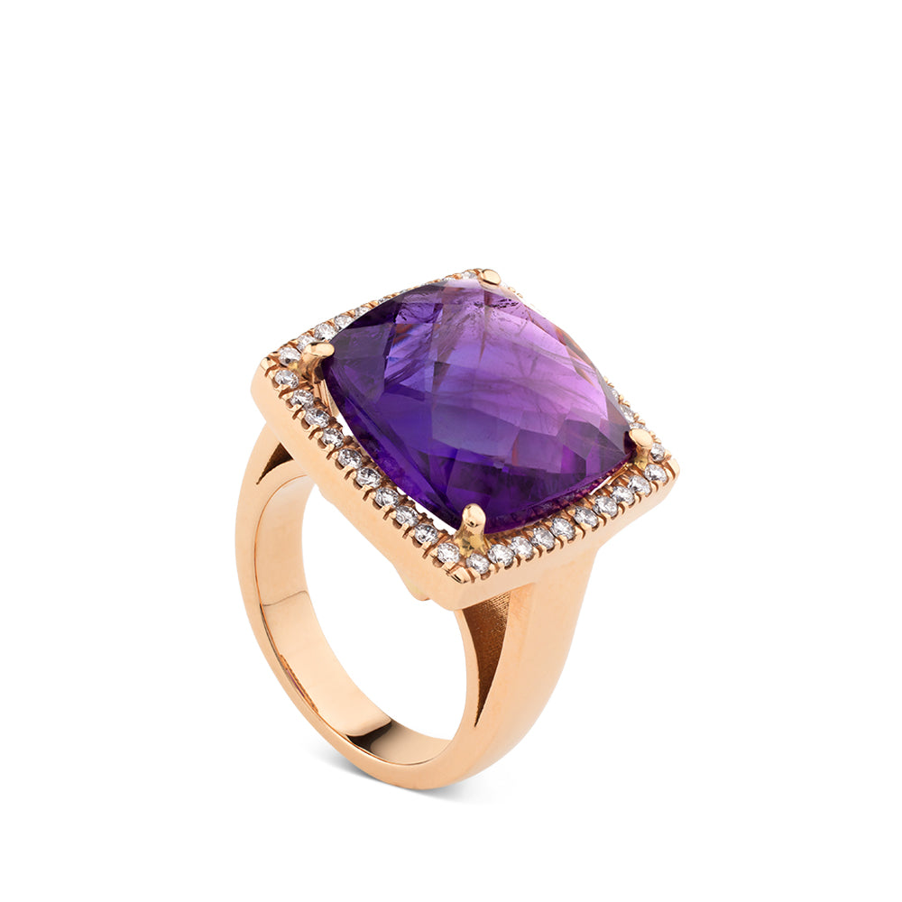 Sortija cuadrada de oro rosa con amatista y pavé de diamantes