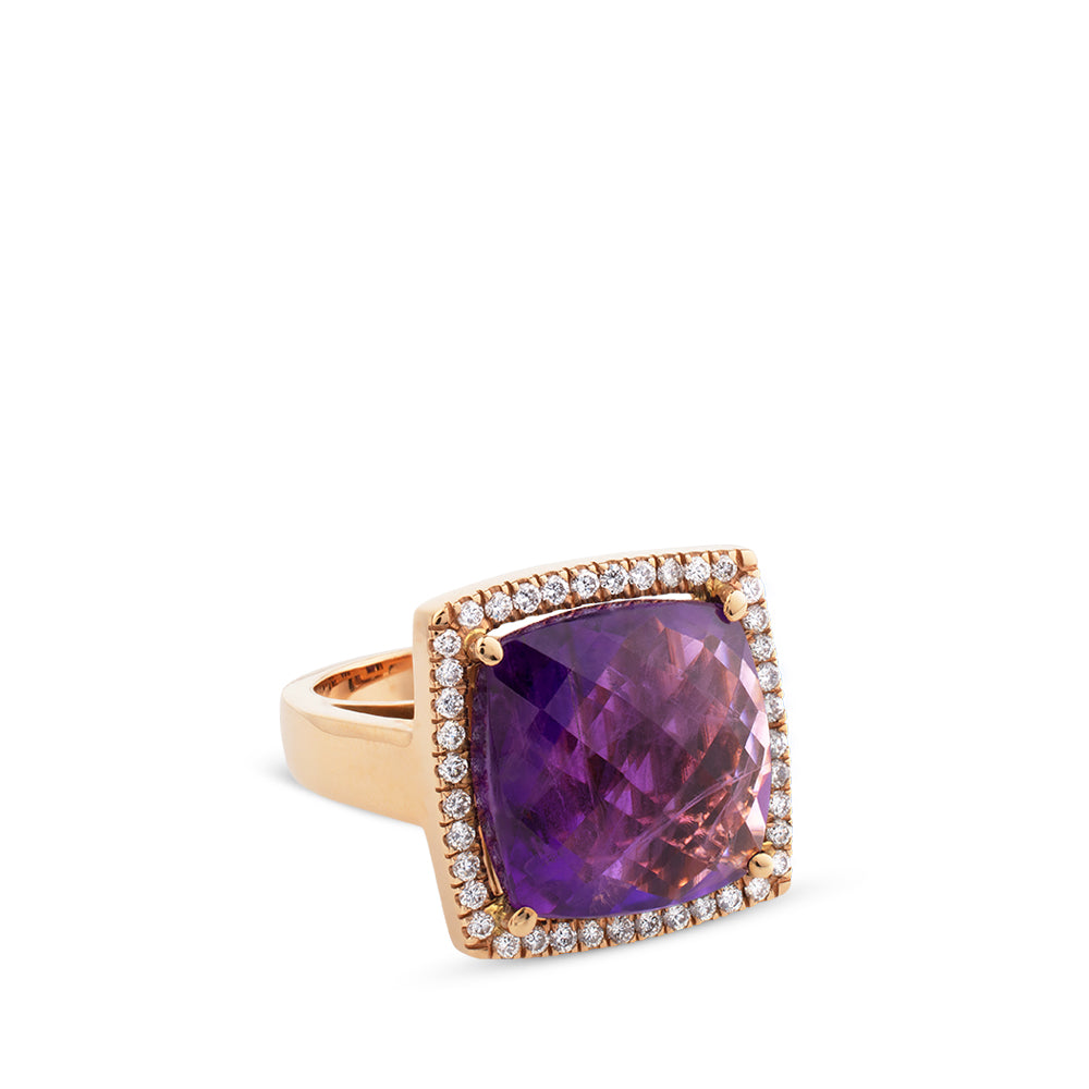 Sortija cuadrada de oro rosa con amatista y pavé de diamantes