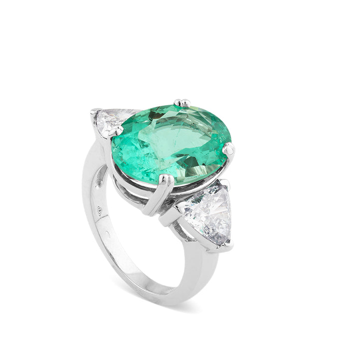 Sortija de oro blanco con esmeralda central y diamantes_J4042SB_Chocron Joyeros