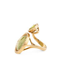Sortija "tu y yo" de oro rosa con jade y peridoto en talla marquise y orla de diamantes