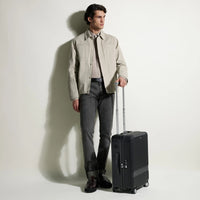 Montblanc-Trolley-de-cabina-negro-vista-modelo
