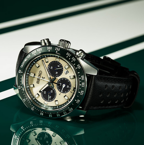 Seiko_Prospex_Speedtimer_Solar_bisel_verde_SSC943P1_vista_perfil