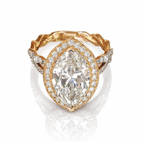 The_Solitario_sortija_de_oro_amarillo_con_diamante_central_5cts_talla_marquise_y_pavé_de_diamantes