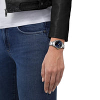 Tissot-PR-100-esfera-azul-34-mm-vista-modelo