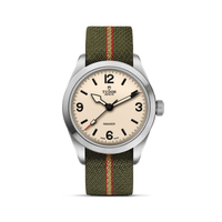 Tudor_Ranger_esfera_beige_39mm_correa_tejido_m79950-0011_upright-wh-std