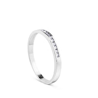 Media alianza de oro blanco y diamantes en carril talla brillante de 0,10 quilates