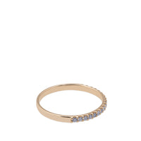 Media alianza de oro rosa con diamante talla brillante y diamantes en garra