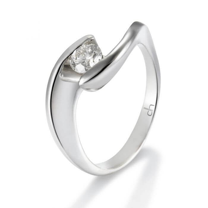 Anillo-compromiso-solitario-oro-blanco-diamantes |Ref J5010SB|Chocrón Joyeros
