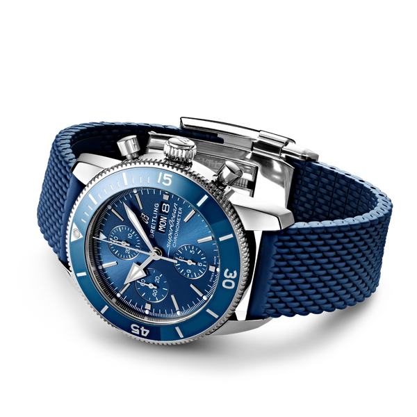 Breitling_Superocean_Heritage_chrono_44mm_caucho_azul_vista_horizontal_A13313161C1S1