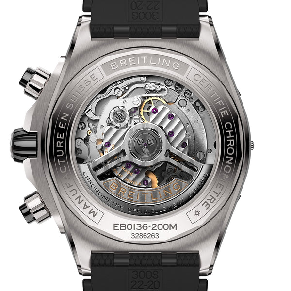 Breitling_Super_Chronomat_titanium_44mm_vista_trasera_EB0136251M1S1_chocron