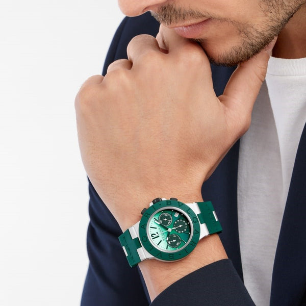 Bulgari_Aluminium_Smeraldo_Chronograph_esfera_verde_vista_modelo_40mm_1577950