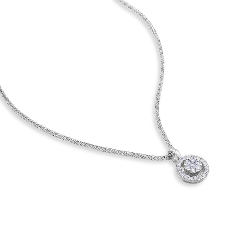 Colgante de oro blanco con círculo y orla de pavé de diamantes de 0,23 quilates