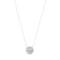 Colgante de oro blanco con círculo de pavé de diamantes de 0,65 quilates