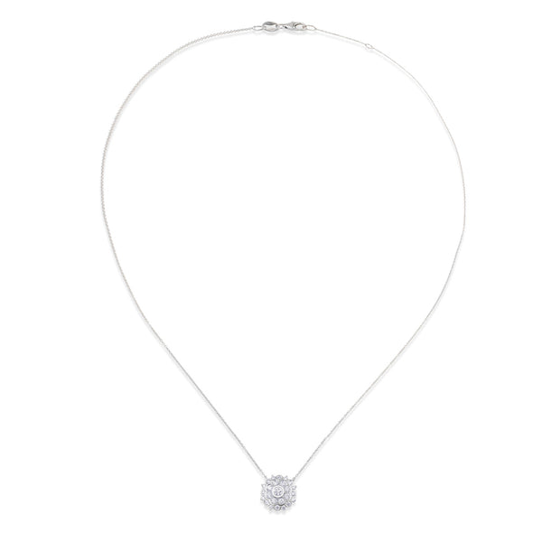 Colgante de oro blanco con flor de pavé de diamantes de 0,43 Quilates