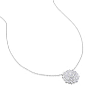 Colgante de oro blanco con flor de pavé de diamantes de 0,43 Quilates