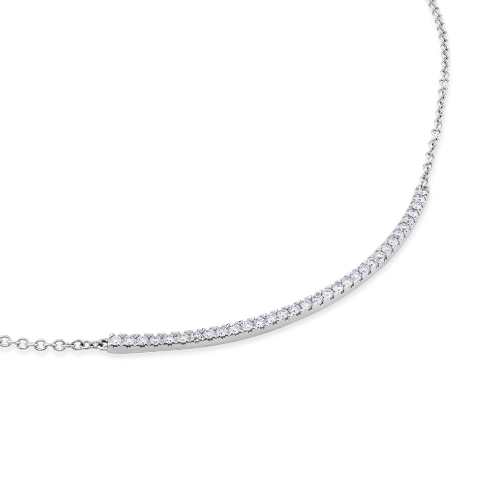 Colgante de oro blanco con línea de diamantes de 0,21 quilates